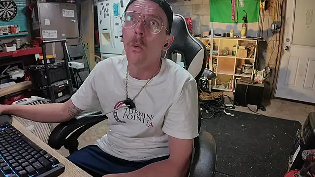 AverageMaleJay online show from 05.18.26