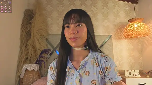 Snapshot of kimhilton_ chatting on 11.09.25 kimhilton online show from 11.09.25