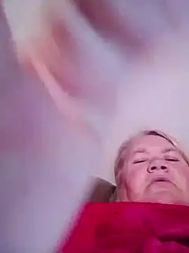 Snapshot of LusiyaGold5 chatting on 11.07.25 LusiyaGold5 online show from 11.07.25