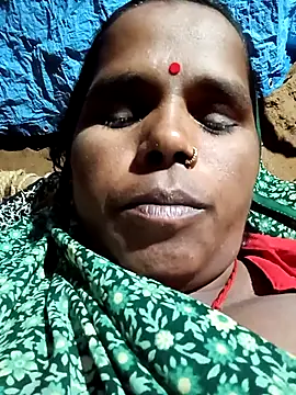 Snapshot of Janvi_tv chatting on 10.28.25 Janvi tv online show from 10.28.25