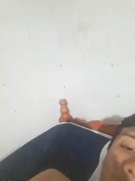 Snapshot of Elkiler72027 chatting on 10.06.25 Elkiler72027 online show from 10.06.25