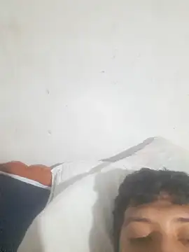 Snapshot of Elkiler72027 chatting on 10.07.25 Elkiler72027 online show from 10.07.25