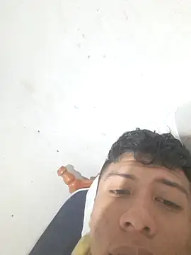 Snapshot of Elkiler72027 chatting on 10.27.25 Elkiler72027 online show from 10.27.25