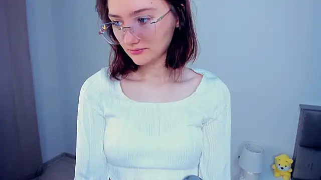 Snapshot of LorrieDegonia chatting on 12.03.25 LorrieDegonia online show from 12.03.25