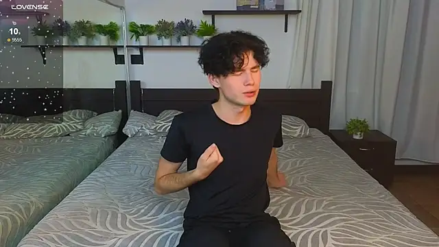 Snapshot of Cute_Mike chatting on 11.18.25 Cute Mike online show from 11.18.25