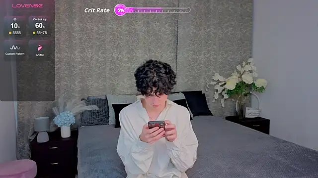 Snapshot of Cute_Mike chatting on 11.25.25 Cute Mike online show from 11.25.25