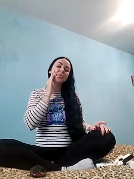 Snapshot of Stefaniyaxq chatting on 11.20.25 Stefaniyaxq online show from 11.20.25