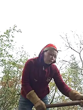 Snapshot of miomio-12 chatting on 12.14.25 miomio-12 online show from 12.14.25