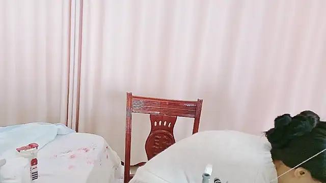 Snapshot of CCOO520 chatting on 10.23.25 CCOO520 online show from 10.23.25