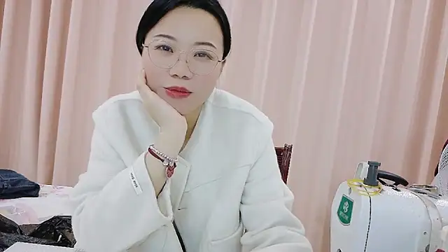 Snapshot of CCOO520 chatting on 11.04.25 CCOO520 online show from 11.04.25