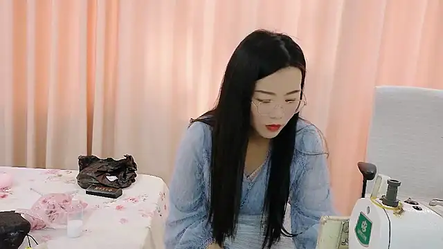 Snapshot of CCOO520 chatting on 11.06.25 CCOO520 online show from 11.06.25