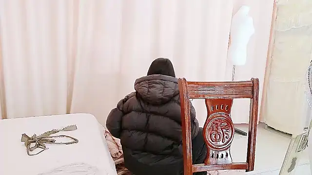 Snapshot of CCOO520 chatting on 12.18.25 CCOO520 online show from 12.18.25