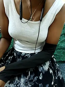 Snapshot of Chennai-couples chatting on 11.12.25 Chennai-couples online show from 11.12.25