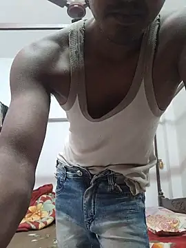 Snapshot of Binny91 chatting on 12.20.25 Binny91 online show from 12.20.25