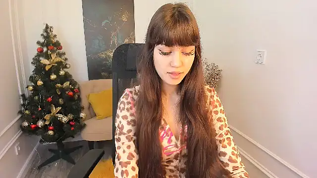 TiffanyYounge online show from 01.08.26