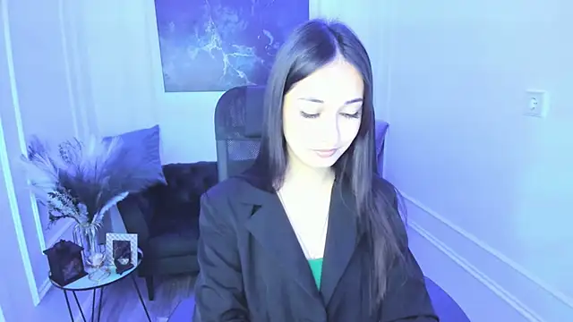 TiffanyYounge online show from 03.10.26