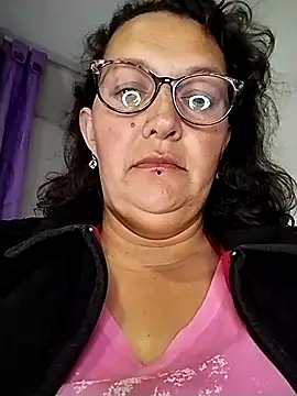 Snapshot of -saraqueen- chatting on 11.07.25 -saraqueen- online show from 11.07.25