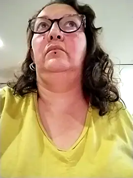 Snapshot of -saraqueen- chatting on 11.20.25 -saraqueen- online show from 11.20.25