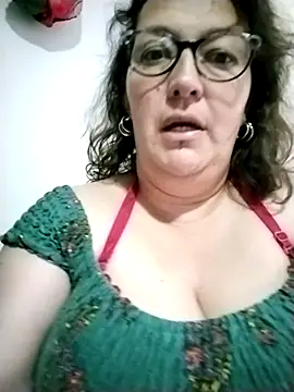 Snapshot of -saraqueen- chatting on 11.23.25 -saraqueen- online show from 11.23.25