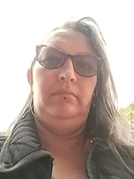 Snapshot of -saraqueen- chatting on 12.03.25 -saraqueen- online show from 12.03.25