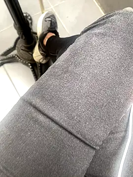 Snapshot of melisss2 chatting on 10.15.25 melisss2 online show from 10.15.25