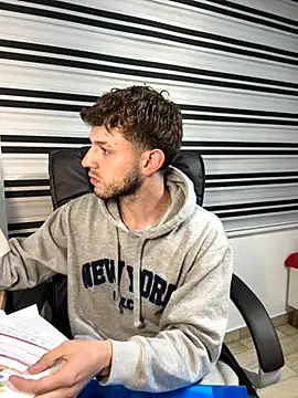 noah red online show from 10.22.25