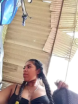 Snapshot of Amayavaldes chatting on 12.17.25 Amayavaldes online show from 12.17.25