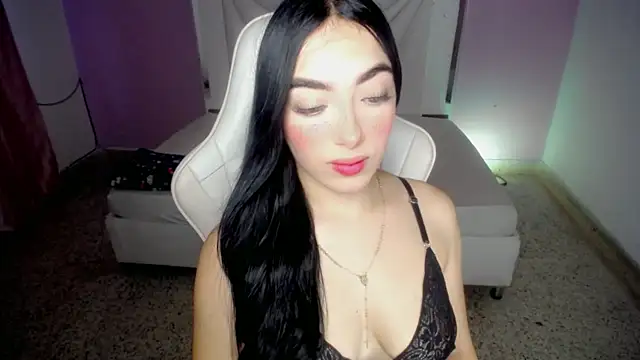 Snapshot of cielooo_ chatting on 11.04.25 cielooo online show from 11.04.25