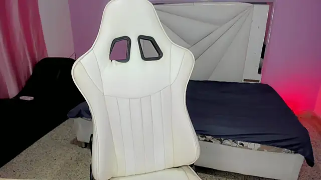 Snapshot of cielooo_ chatting on 11.14.25 cielooo online show from 11.14.25