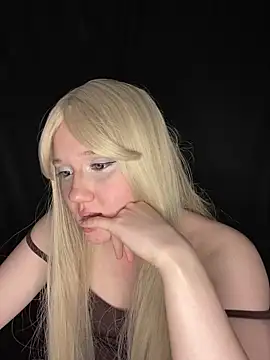 Darling Bri  online show from 10.23.25