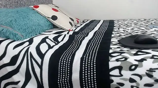 Snapshot of sexyboys_cutex18 chatting on 11.19.25 sexyboys cutex18 online show from 11.19.25