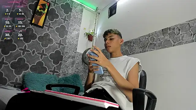 Snapshot of sexyboys_cutex18 chatting on 01.17.26 sexyboys cutex18 online show from 01.17.26