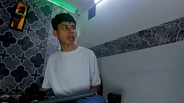 Snapshot of sexyboys_cutex18 chatting on 02.07.26 sexyboys cutex18 online show from 02.07.26