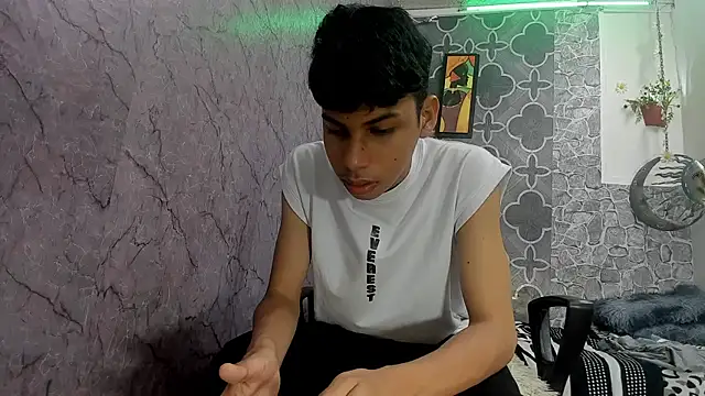 Snapshot of sexyboys_cutex18 chatting on 02.17.26 sexyboys cutex18 online show from 02.17.26