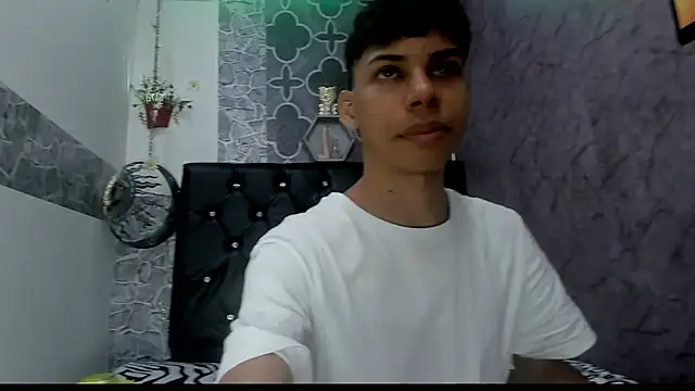 Snapshot of sexyboys_cutex18 chatting on 03.13.26 sexyboys cutex18 online show from 03.13.26