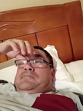 Snapshot of Alfred_00000 chatting on 10.10.25 Alfred 00000 online show from 10.10.25