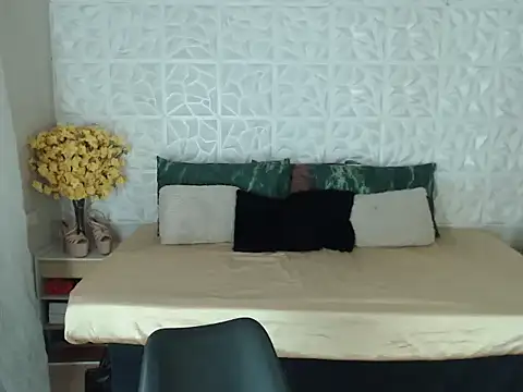  YourHellMajestic  online show from 11.06.25