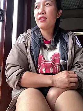 Snapshot of Pii_x chatting on 10.31.25 Pii x online show from 10.31.25