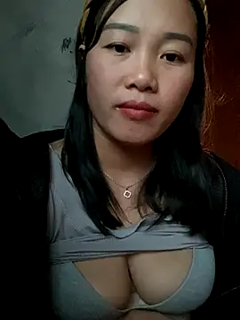 Snapshot of Pii_x chatting on 11.12.25 Pii x online show from 11.12.25