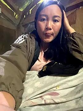 Snapshot of Pii_x chatting on 11.19.25 Pii x online show from 11.19.25