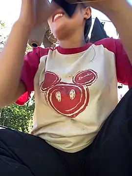 Snapshot of Pii_x chatting on 11.30.25 Pii x online show from 11.30.25