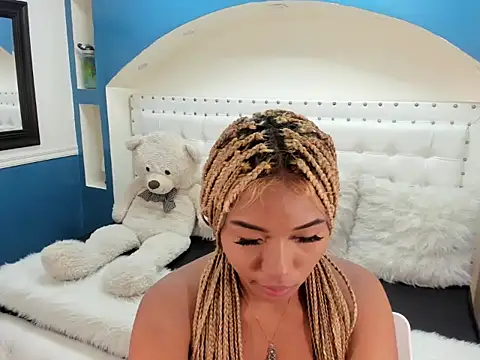 lili harvey online show from 10.21.25