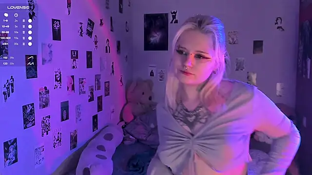 Snapshot of bixxxiz chatting on 11.02.25 bixxxiz online show from 11.02.25