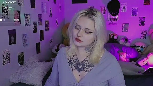 Snapshot of bixxxiz chatting on 11.20.25 bixxxiz online show from 11.20.25