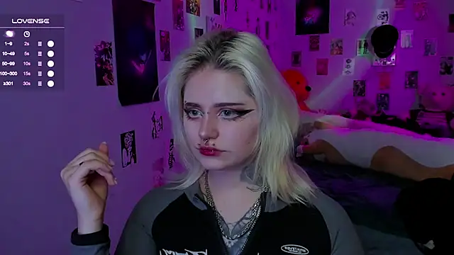 Snapshot of bixxxiz chatting on 12.01.25 bixxxiz online show from 12.01.25