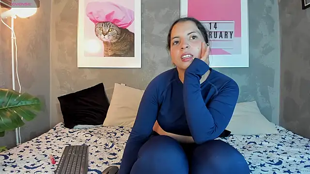 Snapshot of MiaNyxara_dh chatting on 11.20.25 MiaNyxara dh online show from 11.20.25