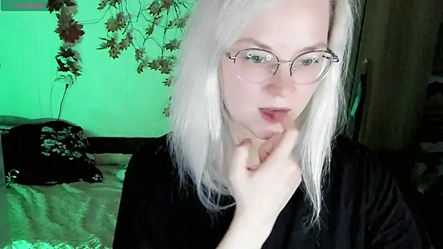 HoneyDazzle online show from 11.07.25