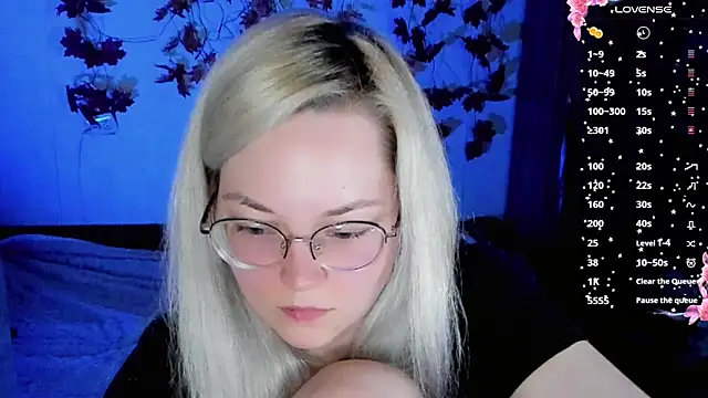 HoneyDazzle online show from 11.09.25