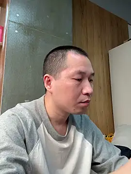 yichengm online show from 10.07.25