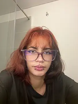 Snapshot of sukulaurens chatting on 10.28.25 sukulaurens online show from 10.28.25